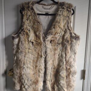 White House Black Market WHBM faux fur vest EUC size XL